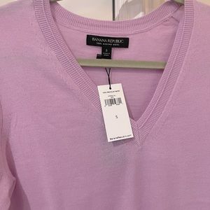 *NWT* Banana Republic V neck fitted sweater- 100% merino wool